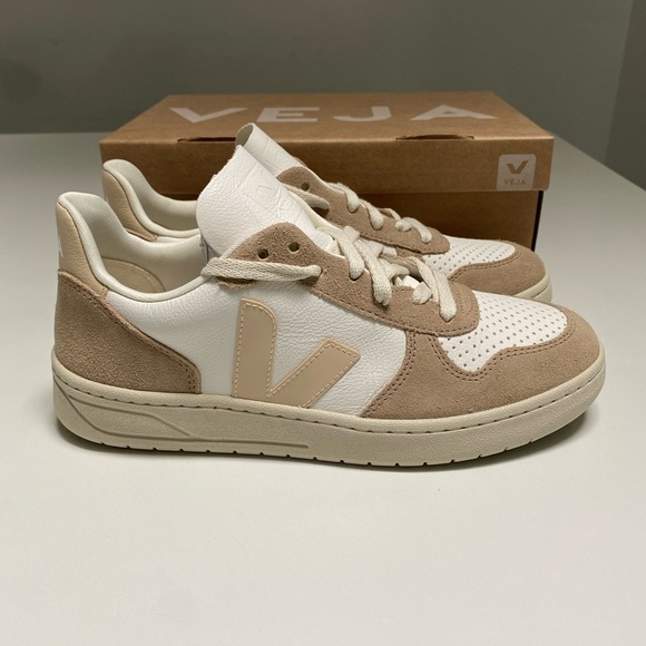 Veja V-10 Leather Sneaker Extra White/Sable/Sahara sz 40EU/9US New in Box - Picture 3 of 8